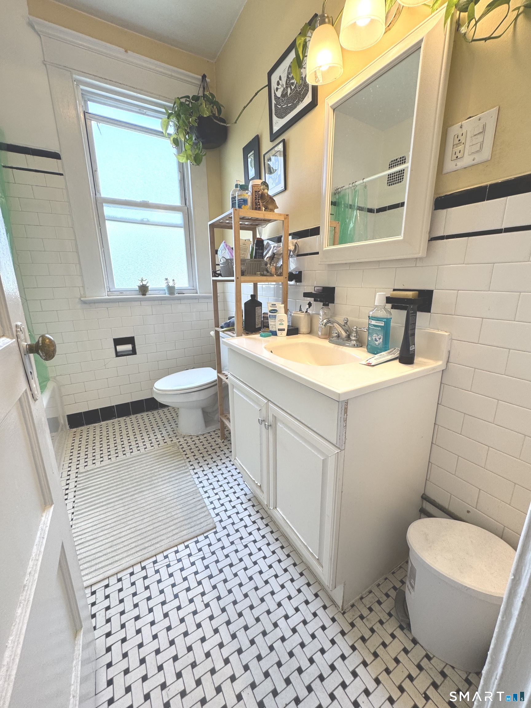 1869 Chapel Street New Haven CT 06511