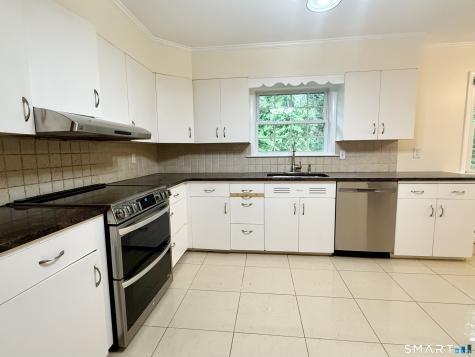 21 Byron Place New Haven CT 06515