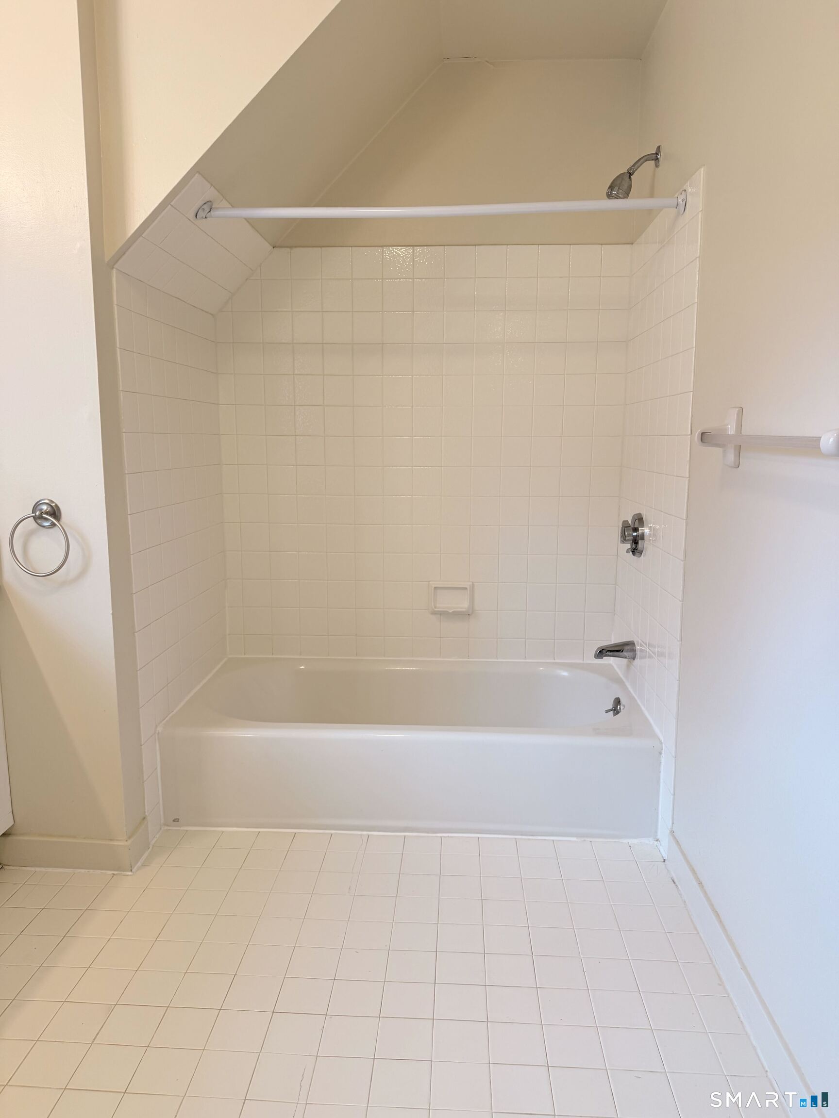 132 Montoya Drive Branford CT 06405
