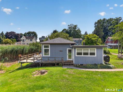 18 Brown Street Guilford CT 06437
