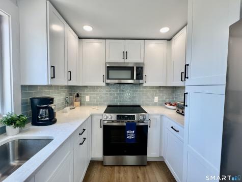 18 Brown Street Guilford CT 06437