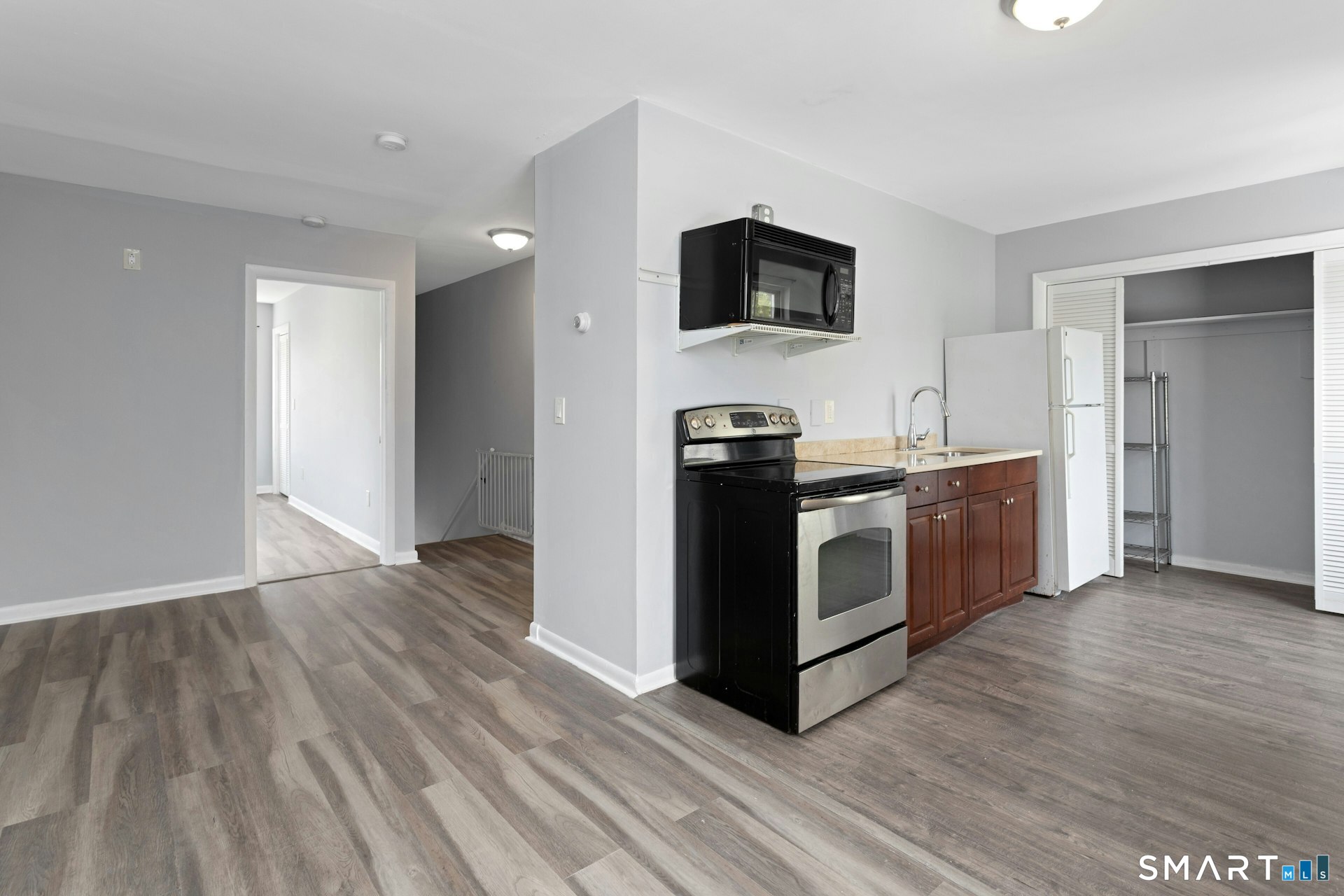 614 Earl Avenue Bridgeport CT 06606