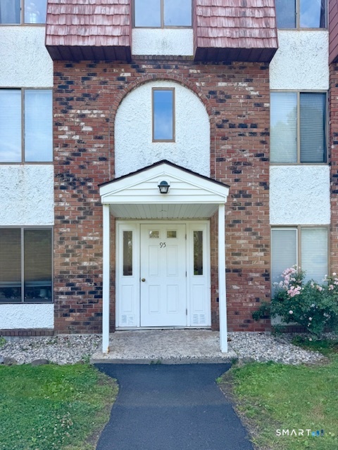 95 Woodsedge Drive Newington CT 06111