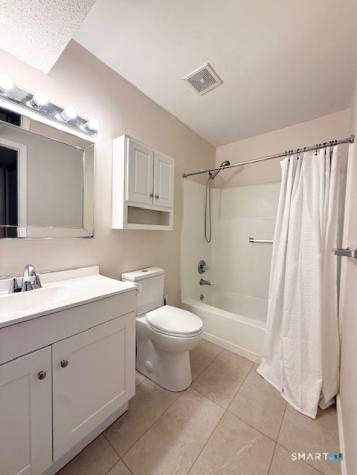 95 Woodsedge Drive Newington CT 06111