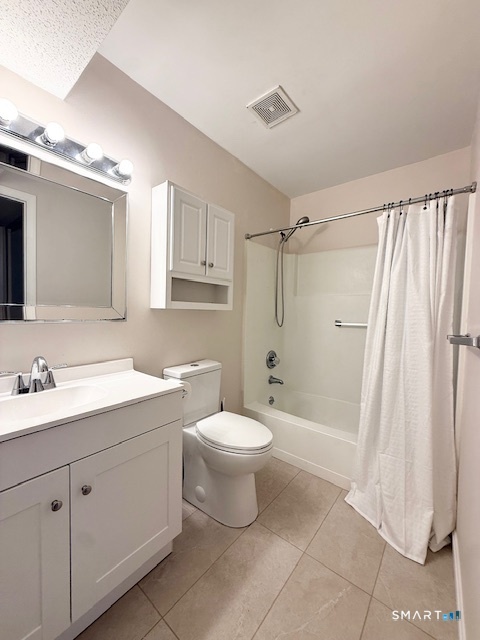 95 Woodsedge Drive Newington CT 06111