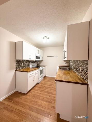 95 Woodsedge Drive Newington CT 06111