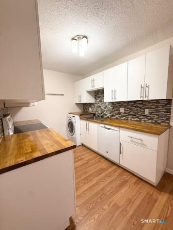 95 Woodsedge Drive Newington CT 06111