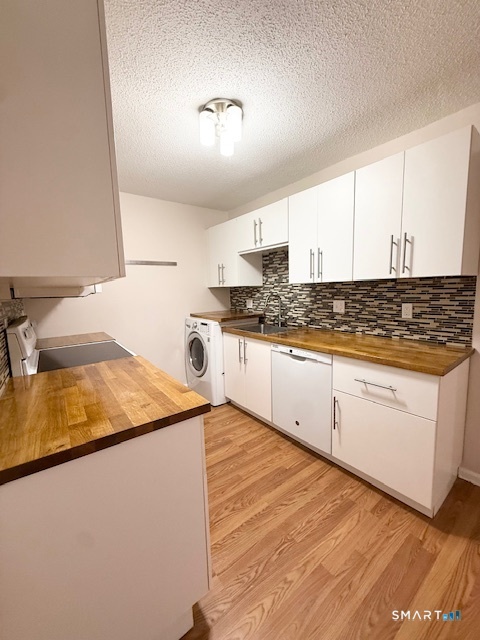 95 Woodsedge Drive Newington CT 06111