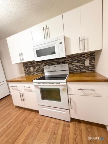 95 Woodsedge Drive Newington CT 06111