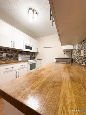 95 Woodsedge Drive Newington CT 06111