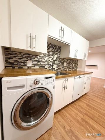95 Woodsedge Drive Newington CT 06111