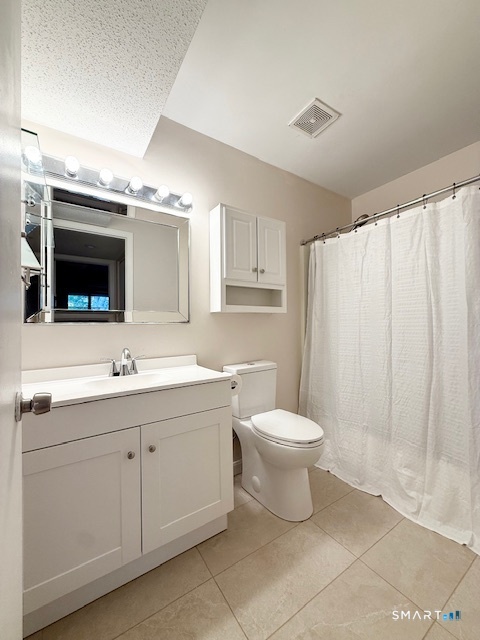 95 Woodsedge Drive Newington CT 06111