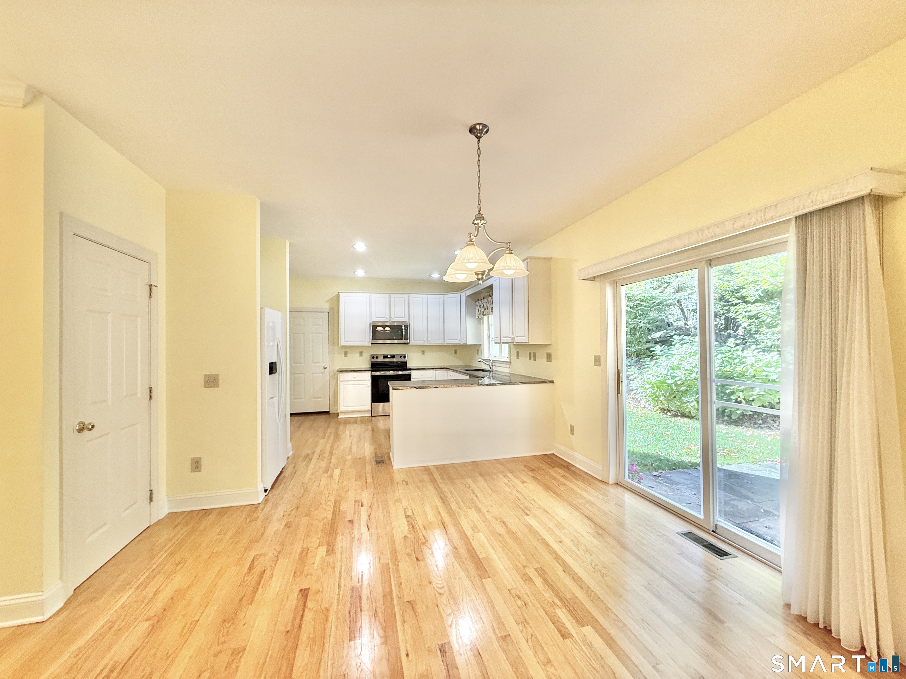 176 Nichols Avenue Stamford CT 06905