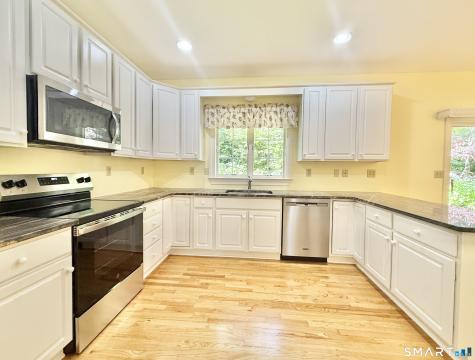 176 Nichols Avenue Stamford CT 06905