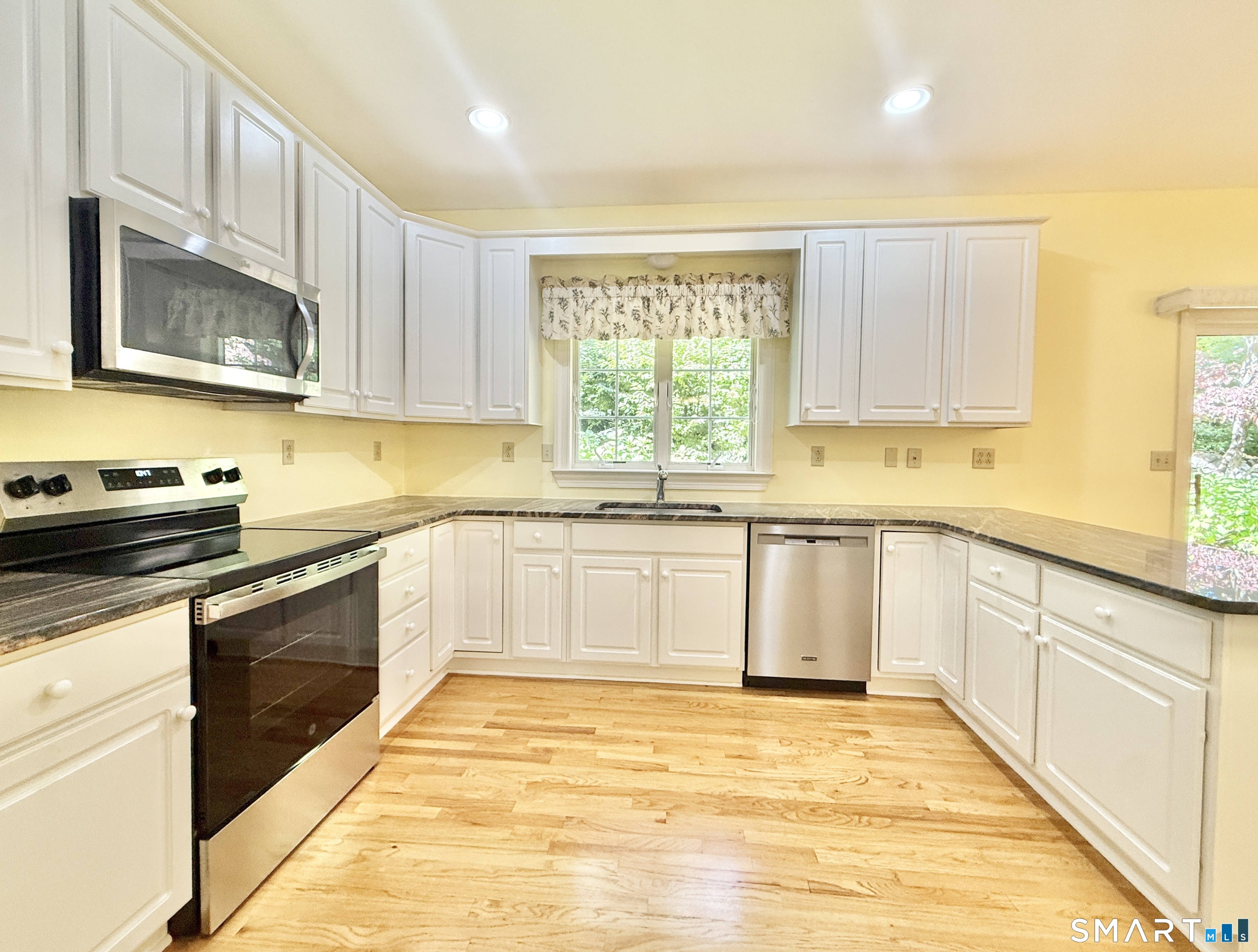176 Nichols Avenue Stamford CT 06905