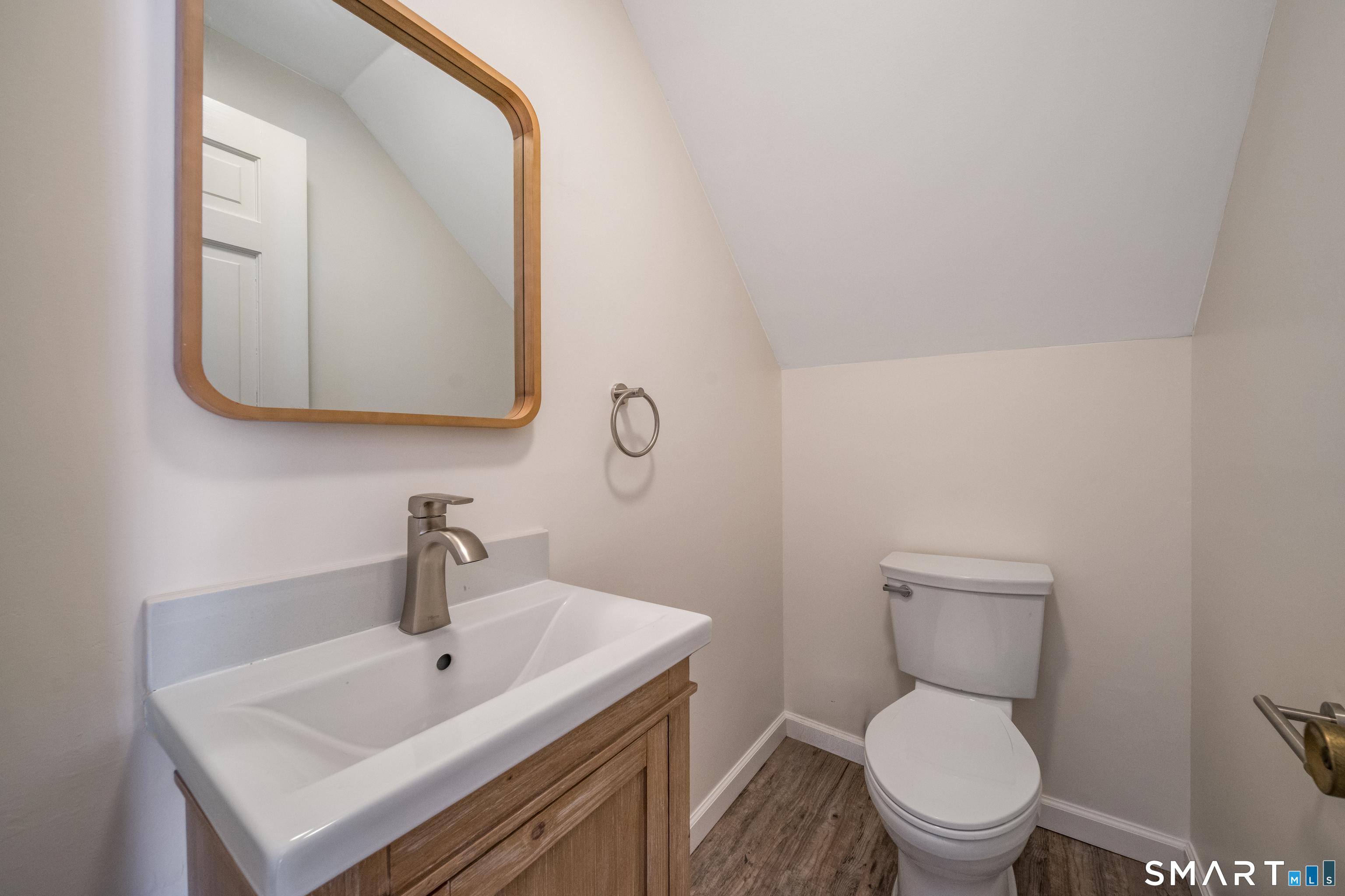33 Hartford Avenue Madison CT 06443