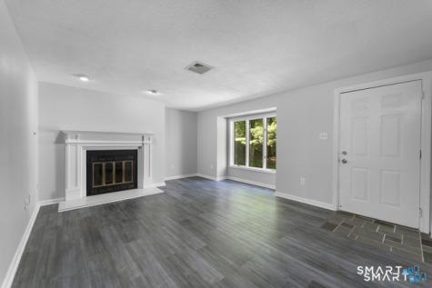 12 Kings Wood Manor Shelton CT 06484