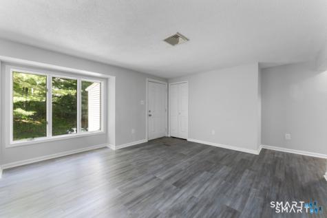 12 Kings Wood Manor Shelton CT 06484
