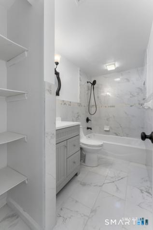 12 Kings Wood Manor Shelton CT 06484