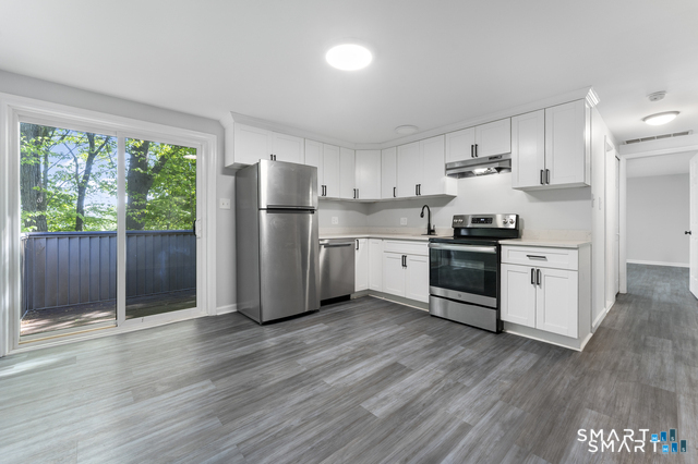 12 Kings Wood Manor Shelton CT 06484