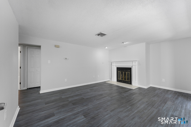 12 Kings Wood Manor Shelton CT 06484