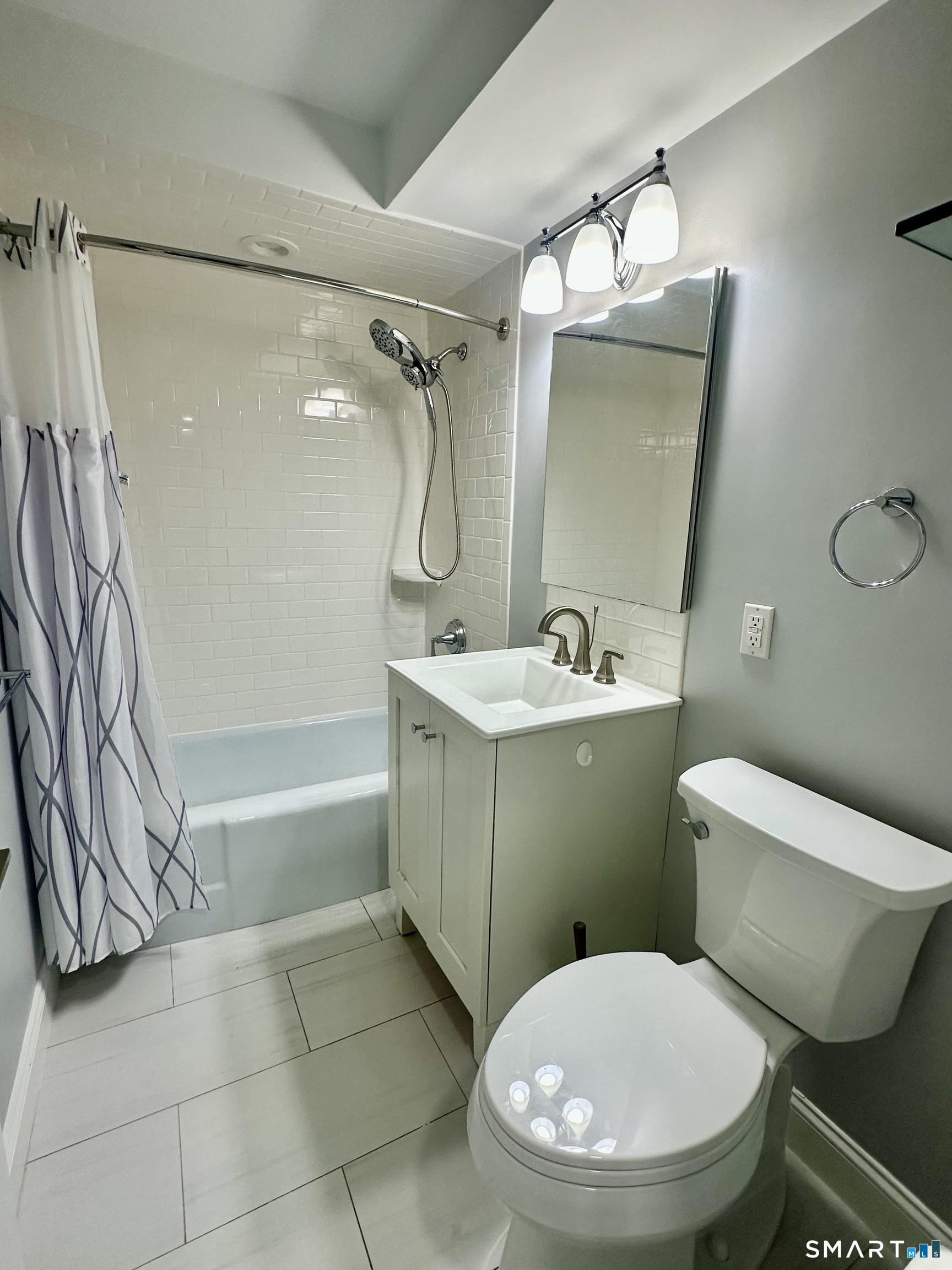 887 Farmington Avenue West Hartford CT 06119