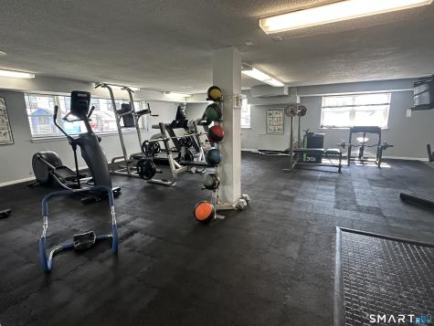 887 Farmington Avenue West Hartford CT 06119