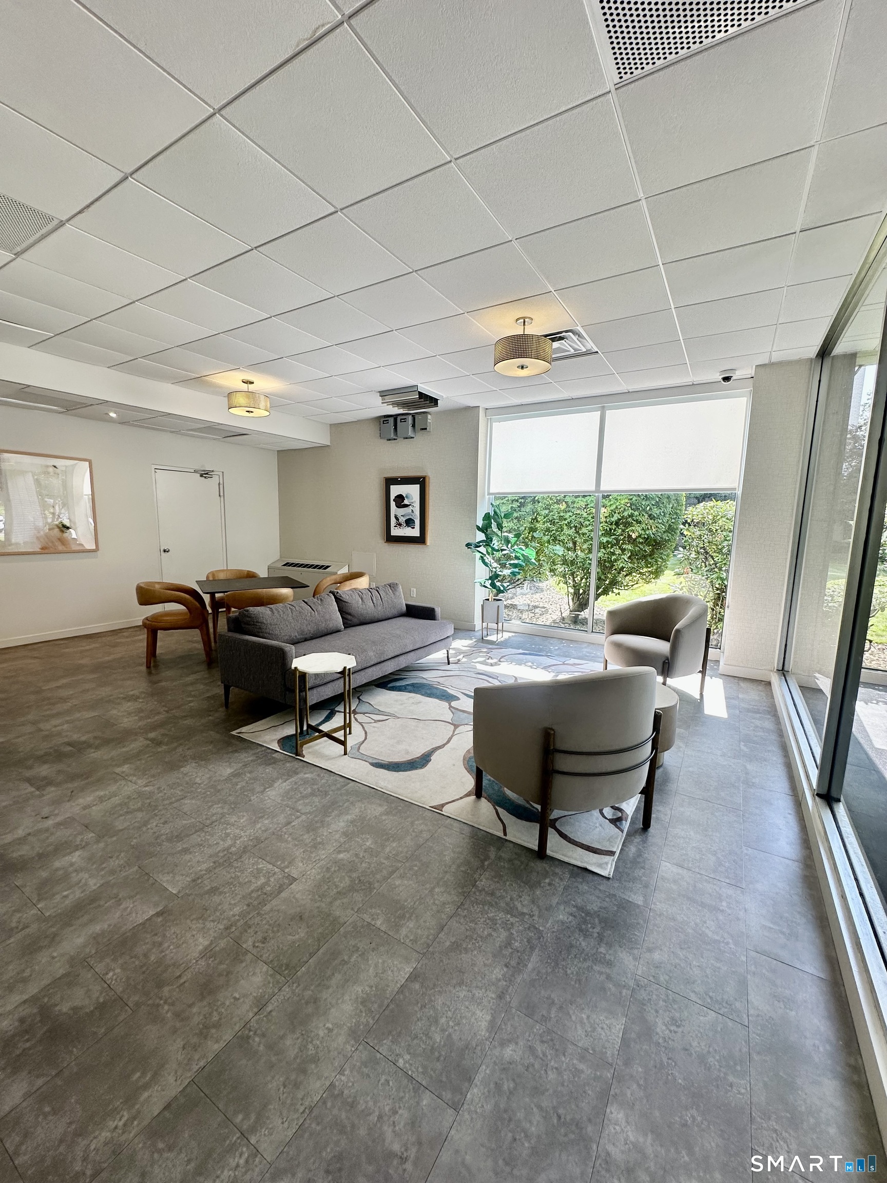 887 Farmington Avenue West Hartford CT 06119