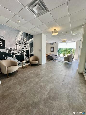 887 Farmington Avenue West Hartford CT 06119