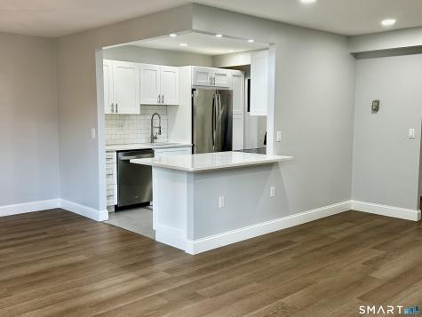 887 Farmington Avenue West Hartford CT 06119
