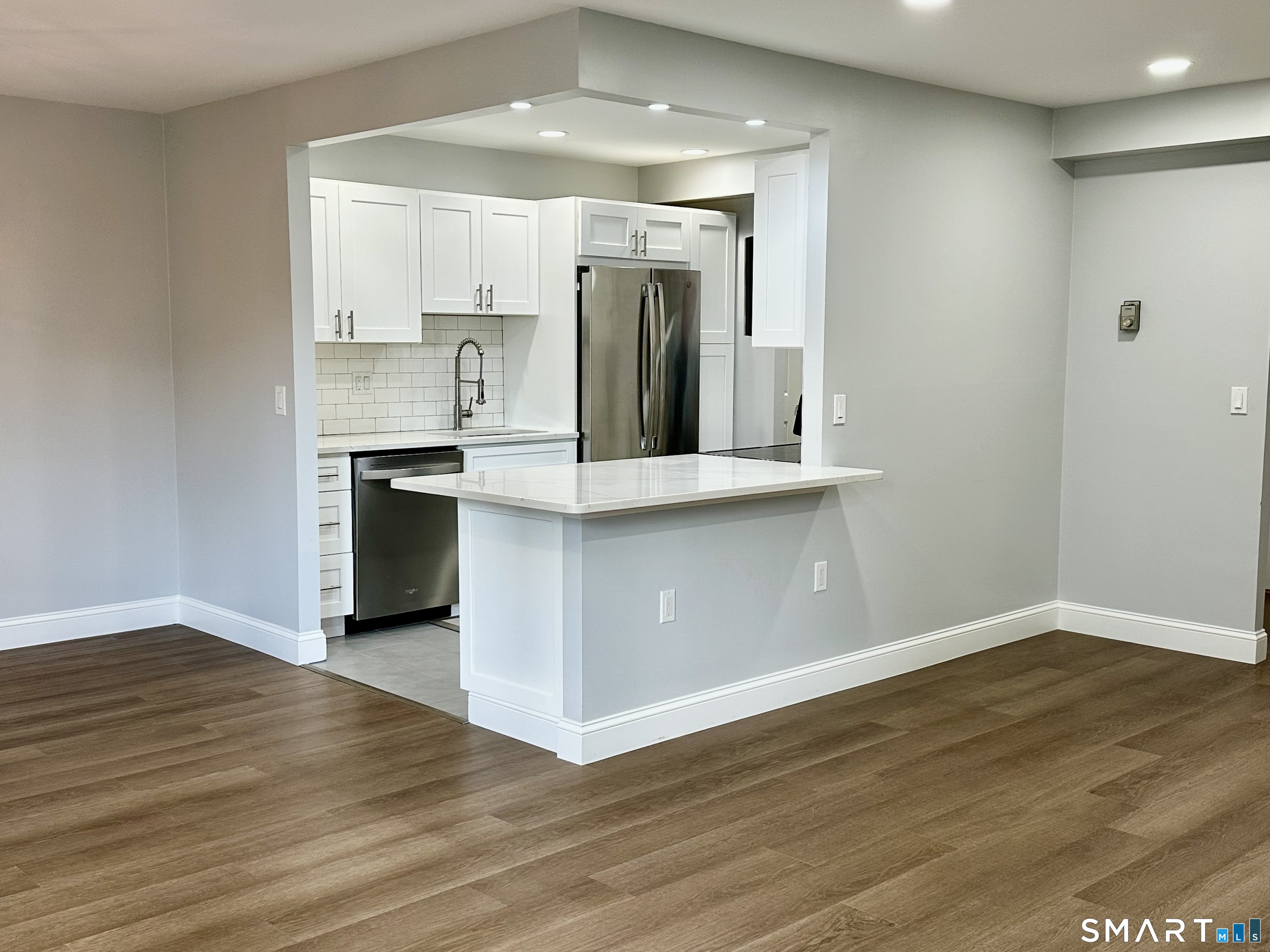 887 Farmington Avenue West Hartford CT 06119