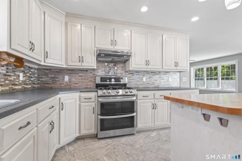 1 Arrowhead Trail Waterford CT 06385
