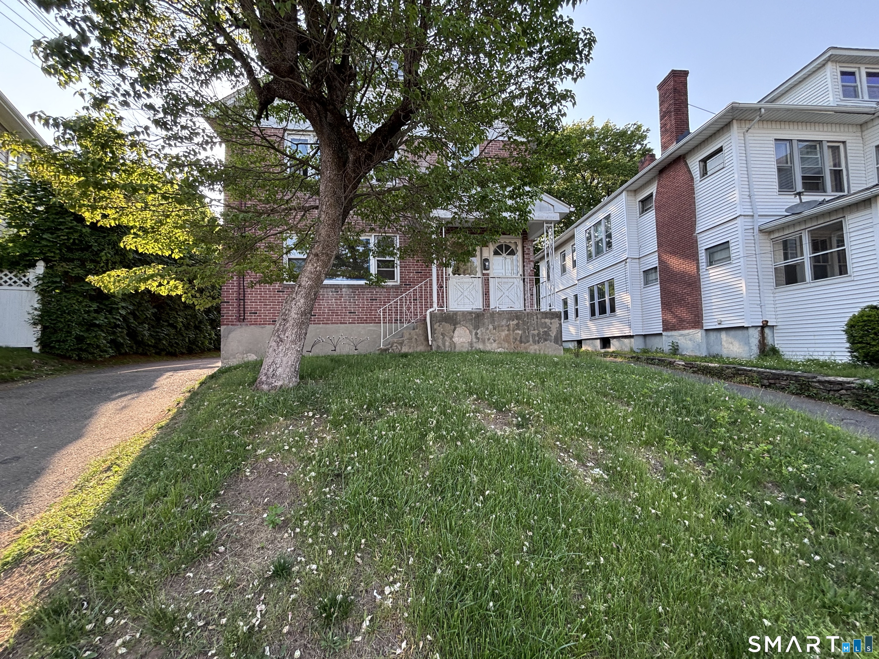 95-97 Grandview Terrace Hartford CT 06114