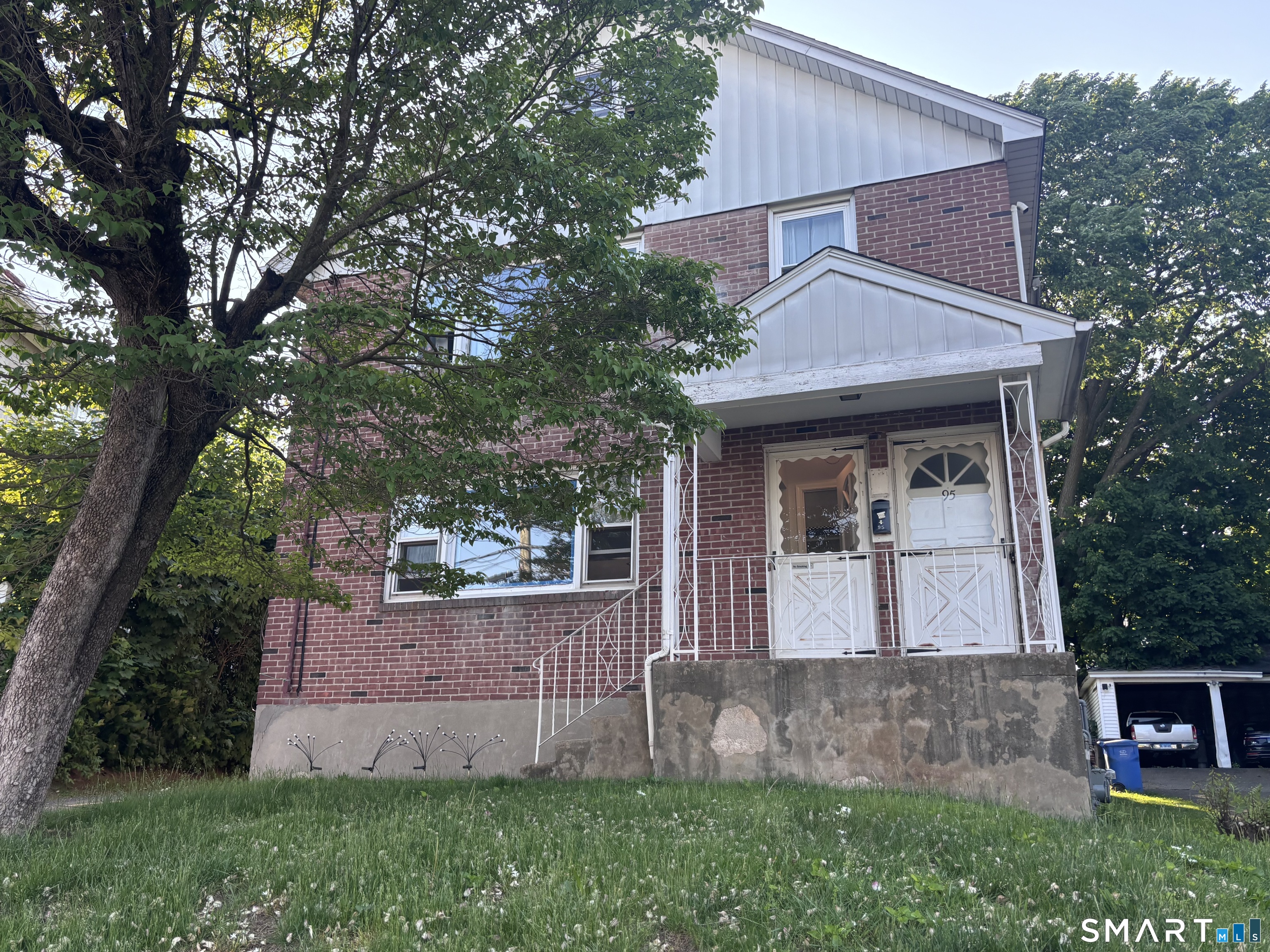 95-97 Grandview Terrace Hartford CT 06114