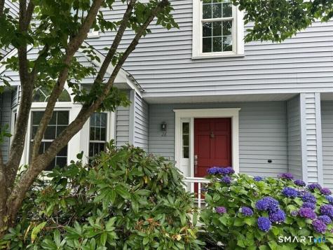 378 Meridian St Extension Groton CT 06340