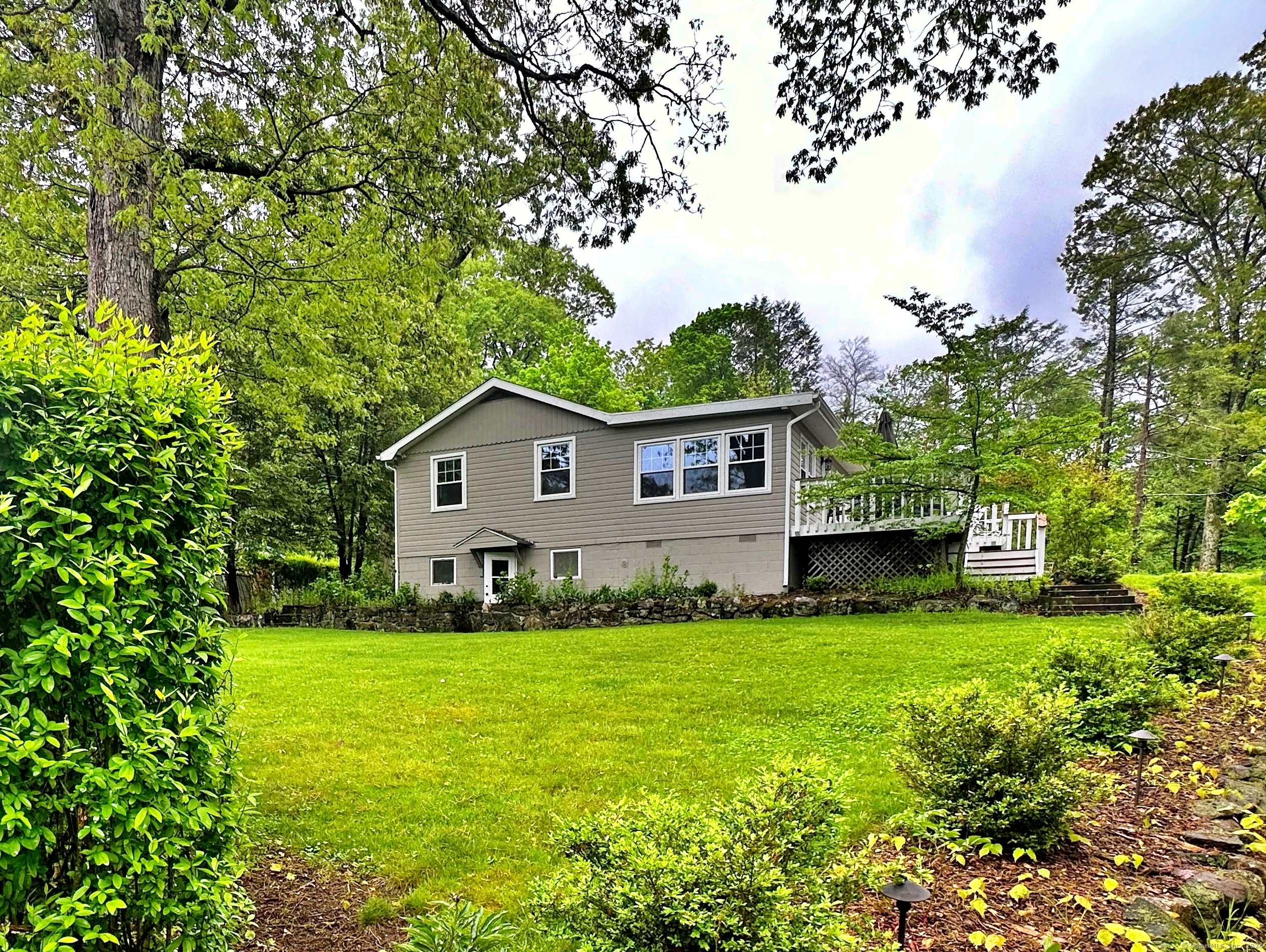 18 Inglenook Road New Fairfield CT 06812
