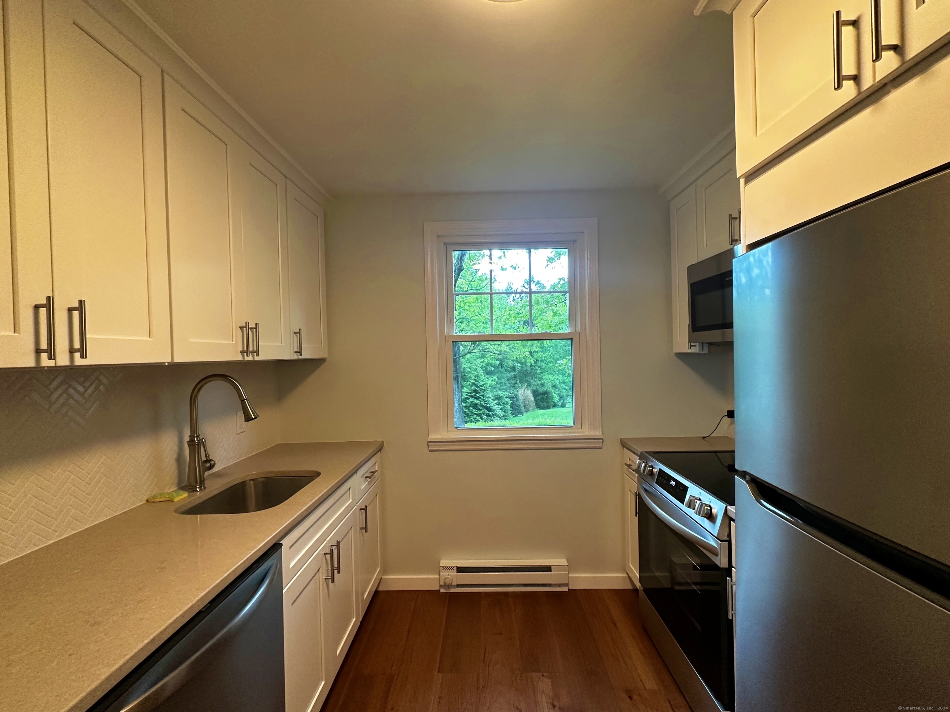 18 Inglenook Road New Fairfield CT 06812