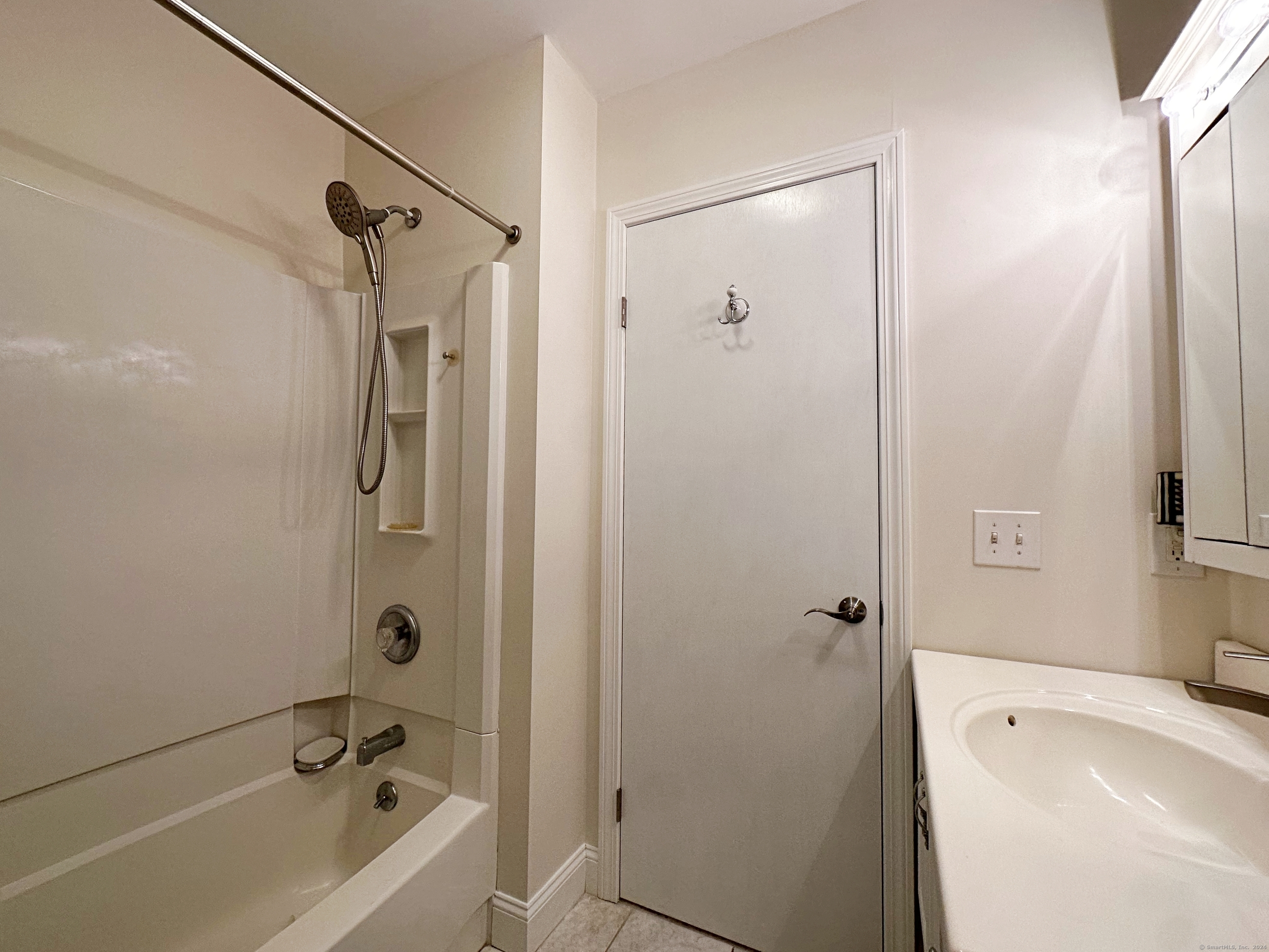 18 Inglenook Road New Fairfield CT 06812