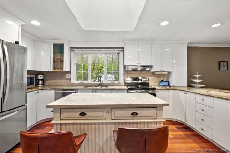 14 Ridgewood Road Avon CT 06001