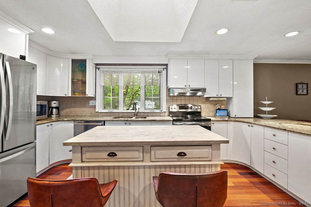 14 Ridgewood Road Avon CT 06001