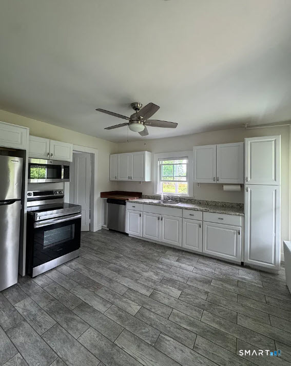 25 Drive Way Guilford CT 06437