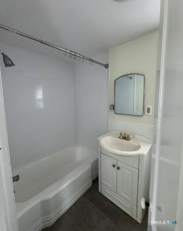 25 Drive Way Guilford CT 06437