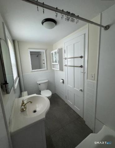 25 Drive Way Guilford CT 06437
