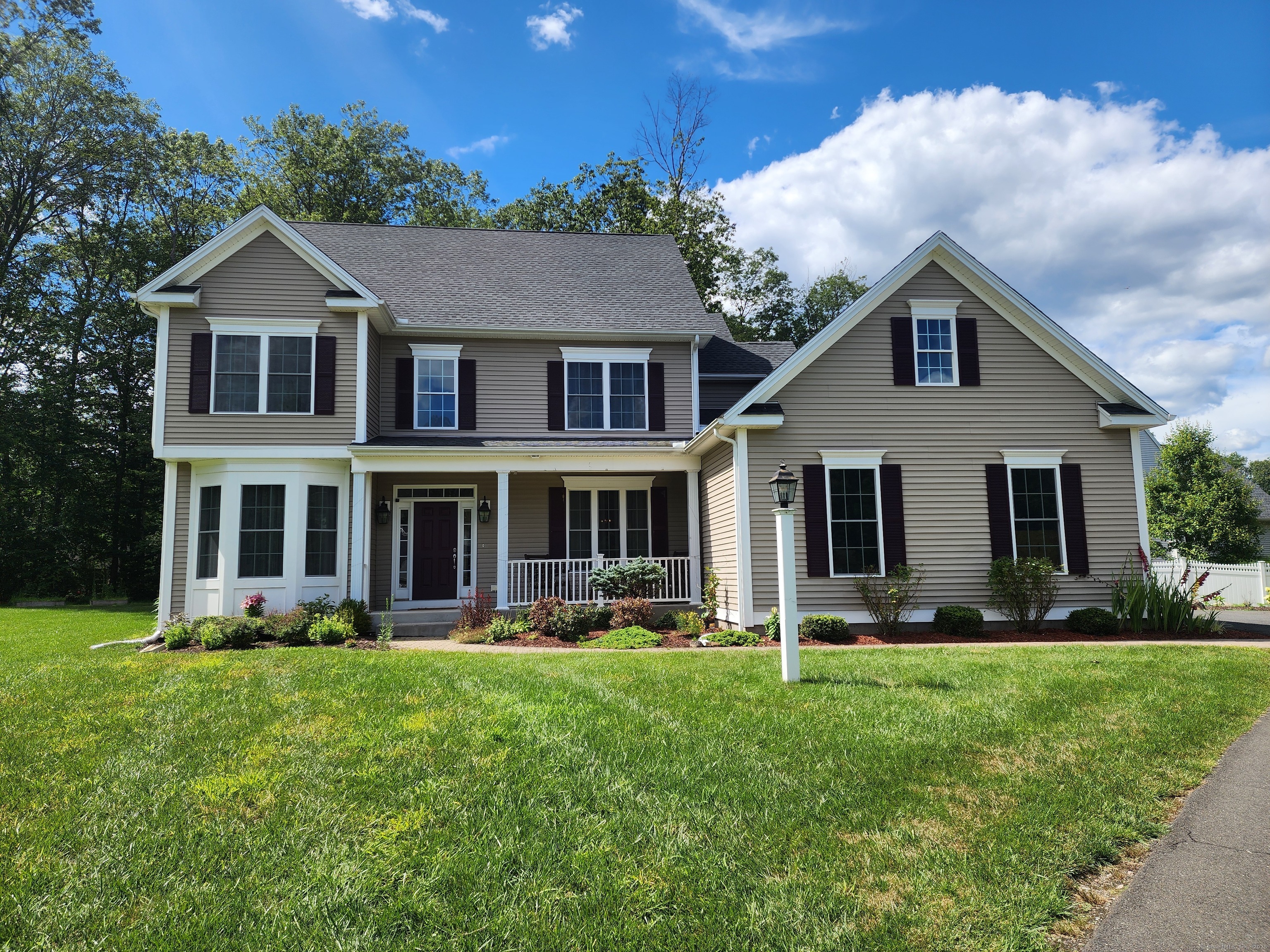 15 Quinns Court Avon CT 06001