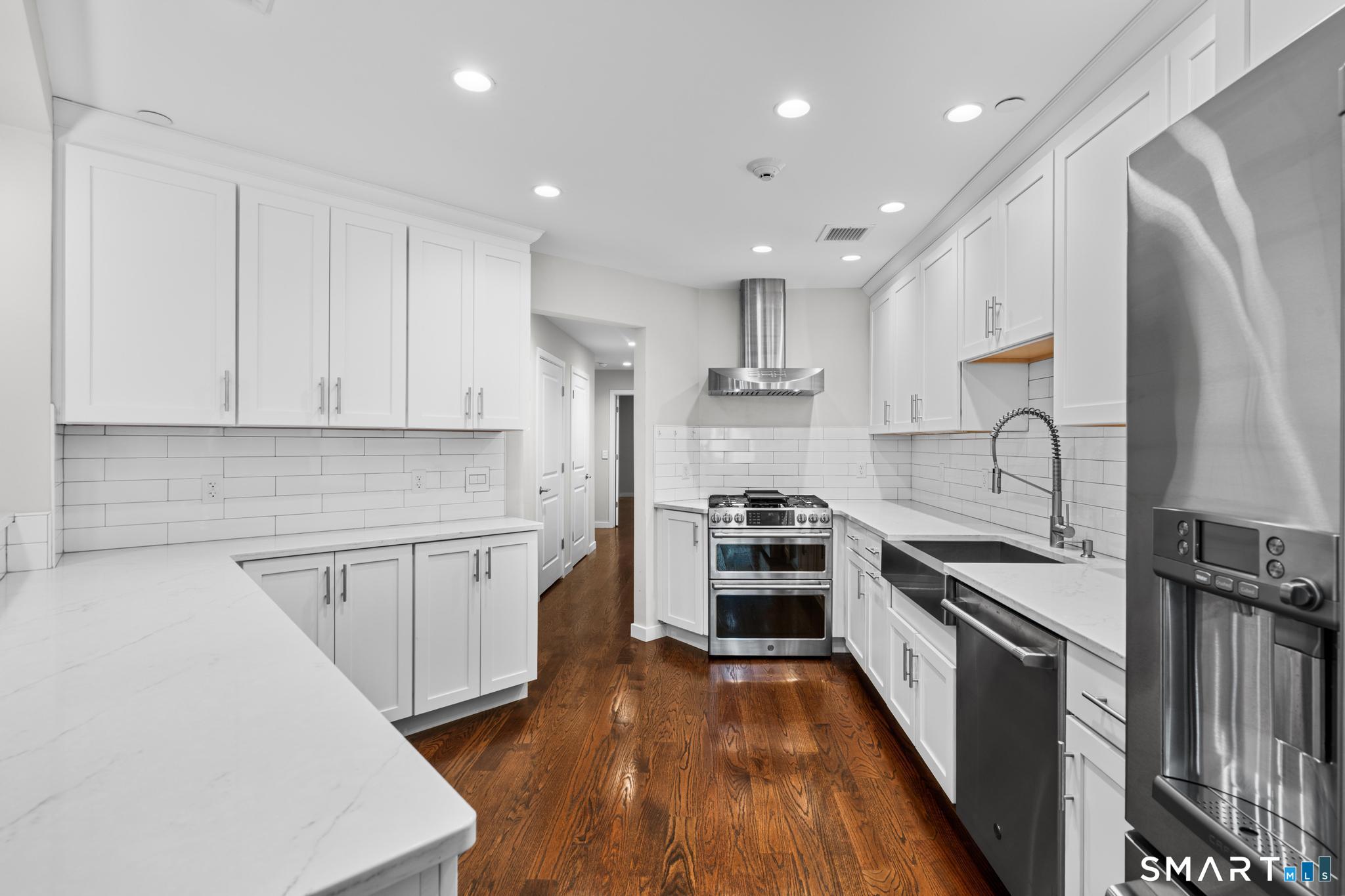95 Harbour Close New Haven CT 06519