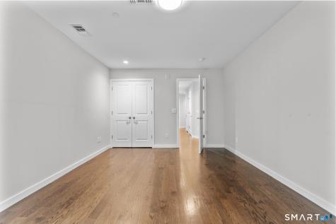 95 Harbour Close New Haven CT 06519