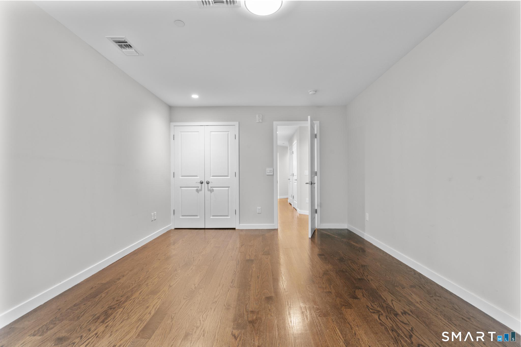 95 Harbour Close New Haven CT 06519