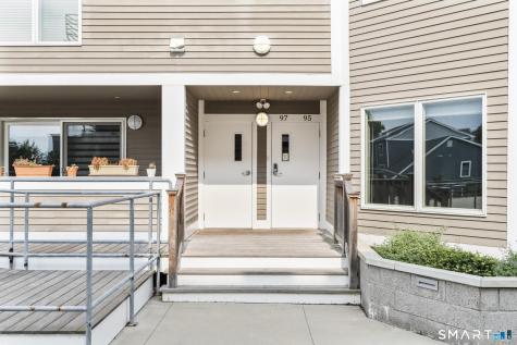 95 Harbour Close New Haven CT 06519