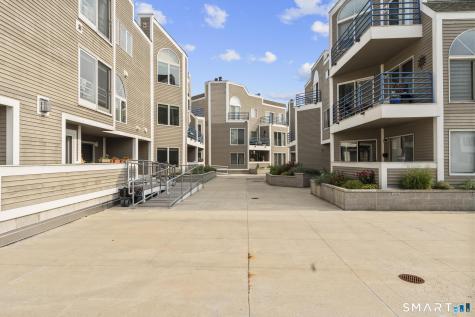 95 Harbour Close New Haven CT 06519