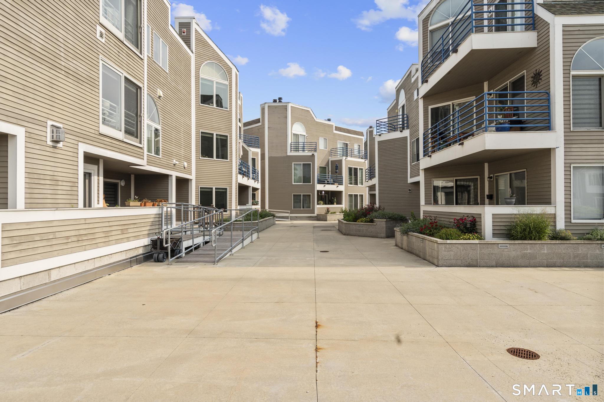 95 Harbour Close New Haven CT 06519